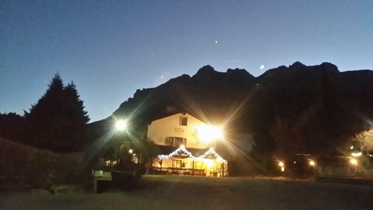 维塔罗Botton D'Oro Delle Dolomiti住宿加早餐旅馆 外观 照片